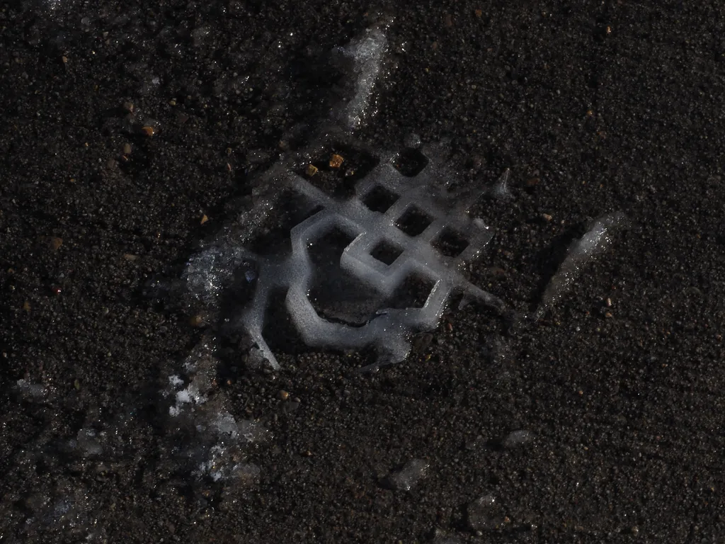 slush formed into the shape of part of a boot's tread